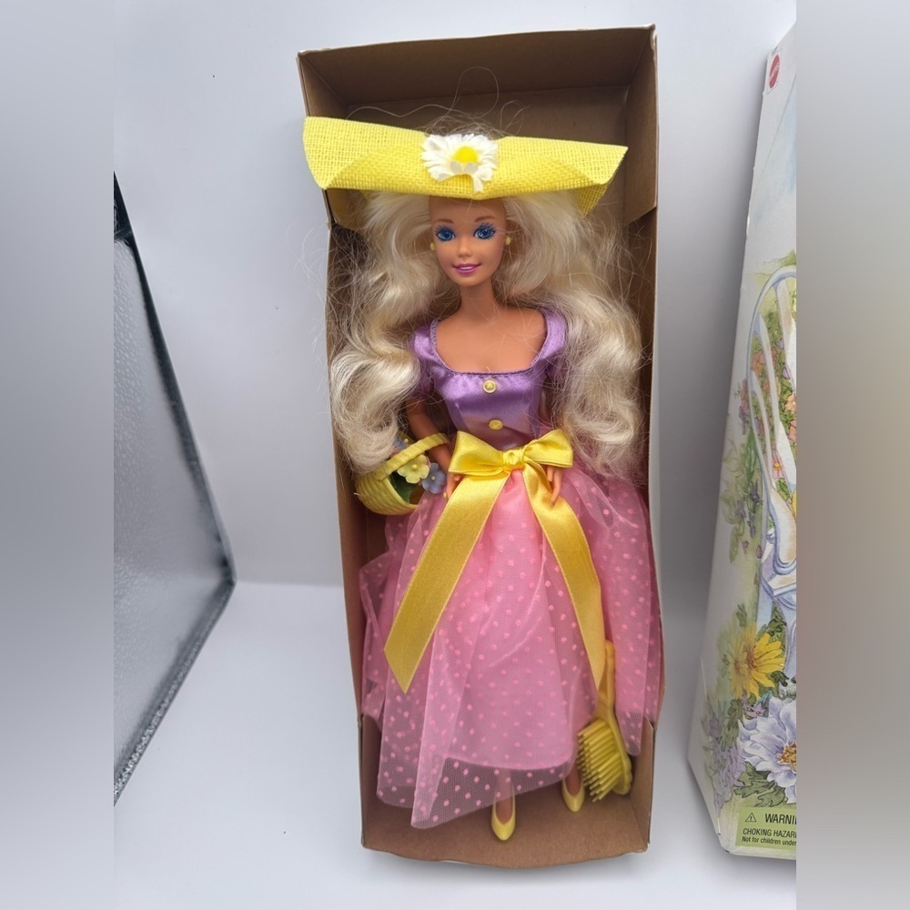 Barbie Vintage Spring Blossom Doll Avon Special Edition Toy Collectible W/Hat